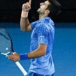 Djokovic desafía una lesión en la victoria del Abierto de Australia, pero Murray se retira
