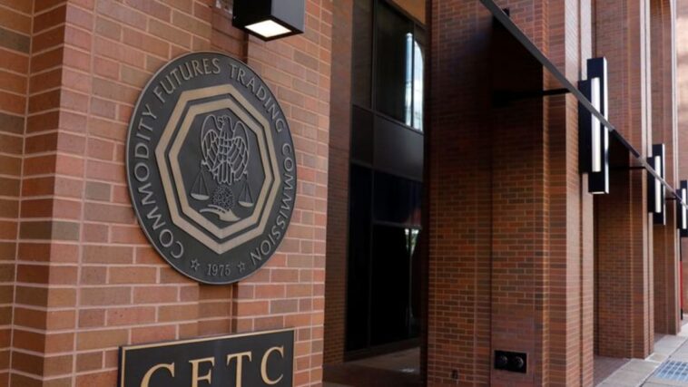 El comisionado de la CFTC de EE. UU. advierte sobre los riesgos si las criptoempresas se autocertifican