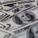 El dólar sube sigilosamente en un comienzo moderado del nuevo año