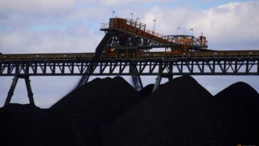 El estado australiano dice que los mineros del carbón deben mantener hasta el 10% para las necesidades locales