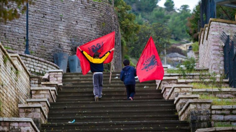 El gobierno del Reino Unido perdió a 176 niños albaneses solicitantes de asilo, no notificó a Tirana