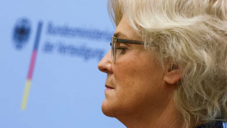 El ministro de Defensa alemán podría renunciar "en el momento más inoportuno"