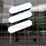 Ericsson hace una provisión de $ 220 millones en el cuarto trimestre, las acciones suben