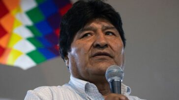 La nueva medida se suma a la prohibición de ingreso a Perú de Evo y al despojo de una medalla del Congreso