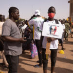 Francia retira al embajador de Burkina Faso tras acordar retirar tropas