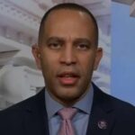 Hakeem Jeffries acaba de devastar a los republicanos de la Cámara en un minuto