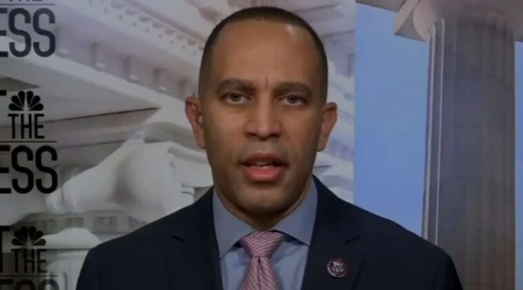 Hakeem Jeffries acaba de devastar a los republicanos de la Cámara en un minuto