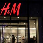 Las ganancias operativas del minorista de moda H&M de septiembre a noviembre caen más de lo esperado