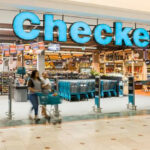 Los anuncios de Cheeky Checkers apuntan a los precios en el Reino Unido y Australia