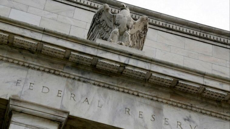 Los inversores contradicen a los funcionarios de la Fed sobre la reversión de la tasa de interés de EE. UU.