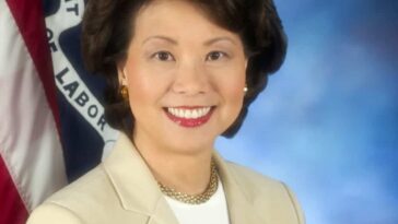 Los republicanos dejan vergonzosamente a Elaine Chao sola para hacer frente al racismo de Trump
