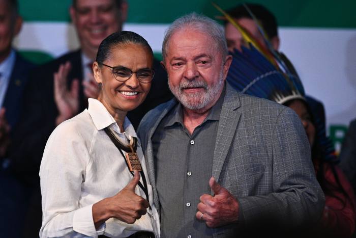 Lula junto a Marina Silva, quien será la nueva ministra de Medio Ambiente de Brasil
