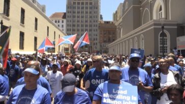 Manifestantes en Sudáfrica marchan a la sede del ANC en medio de una crisis energética