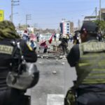 También se decretó toque de queda por 10 días en Puno - Boluarte no renunciará.  Foto: Diego Ramos / AFP