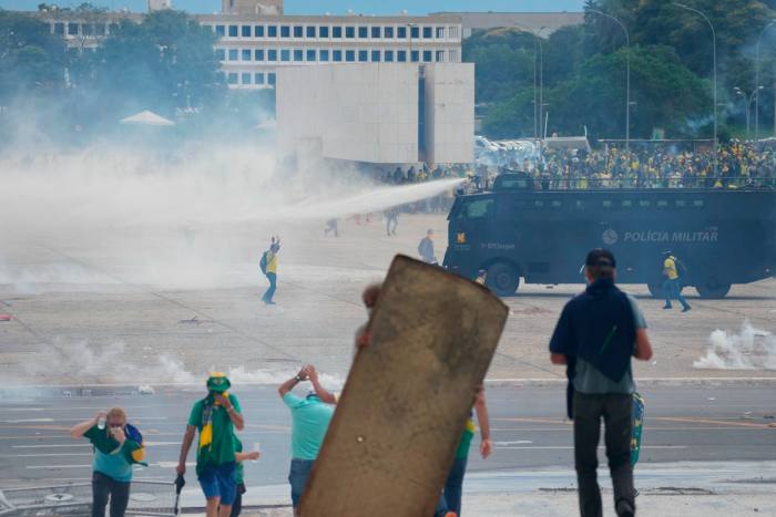 Partidarios de Bolsonaro invaden el Congreso de Brasil