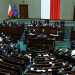 Polacos indignados por la política de precios del gigante estatal de combustibles