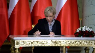 Tribunal Constitucional de Polonia dividido sobre cuándo el presidente debe dejar el cargo