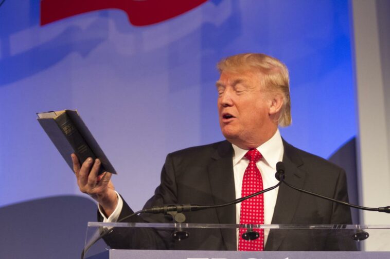 Trump se vuelve contra los evangélicos cuando su candidatura a la presidencia de 2024 se derrumba