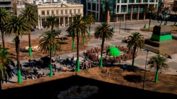Plaza Independencia de Montevideo durante el rodaje de una serie de Netflix