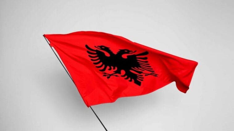 Albania tiene tercera protesta antigubernamental esta semana, primer ministro llamado a renunciar