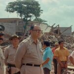 Anastasio Somoza recorre la ciudad capital de Managua para inspeccionar los daños del terremoto de 1973