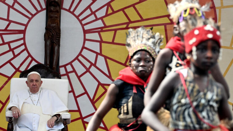 El Papa Francisco pide a los jóvenes de la República Democrática del Congo que eviten la rivalidad étnica y la corrupción