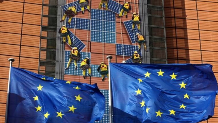 El organismo de legisladores de la UE acuerda salvaguardias contra las transferencias ilegales de datos