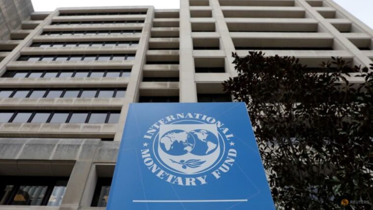 El secretario de finanzas de Pakistán ve que las conversaciones a nivel del personal del FMI concluyen esta semana