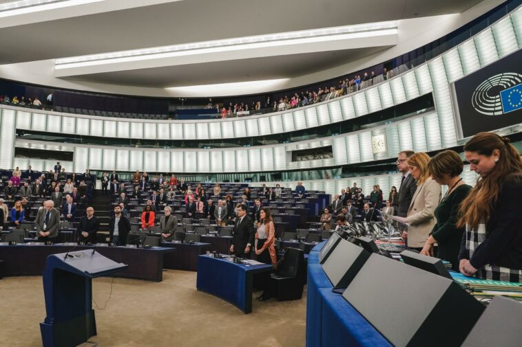 Inauguración: Los eurodiputados guardan un minuto de silencio en memoria de las víctimas de los terremotos |  Noticias |  Parlamento Europeo