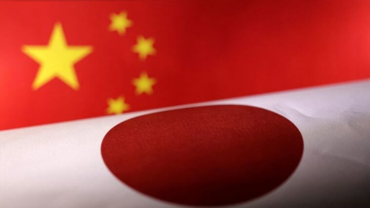 Japón restringirá las exportaciones de máquinas de fabricación de chips a China - Kyodo