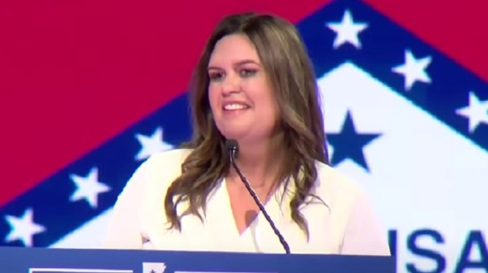 La gobernadora Sarah Huckabee Sanders prohibirá los espectáculos de drag para niños en Arkansas