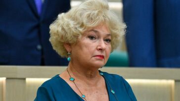 Narusova después de las palabras de Putin exigió hacer frente a las prohibiciones de los artistas
