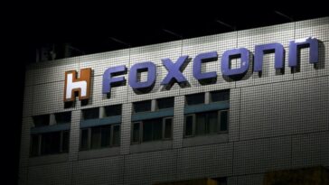 Presidente de Foxconn visitará planta de iPhone afectada por COVID en China: fuente