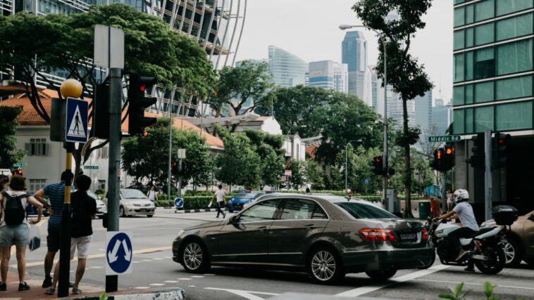 Presupuesto 2023: Tarifas de registro adicionales más altas, tope de reembolsos para propietarios de automóviles de lujo