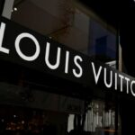 Se espera que Louis Vuitton suba los precios hasta un 20% en China