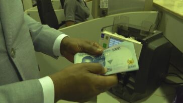 Tribunal nigeriano suspende plazo para cambiar a nueva moneda en medio del caos