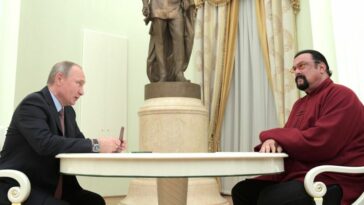 Vladimir Putin firma un decreto en honor al actor estadounidense y ciudadano ruso Steven Seagal |  CNN