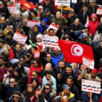 'Abajo el estado policial', corean miles de manifestantes en Túnez