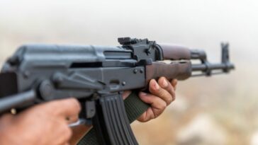 Albania conmocionada por el ataque con AK47 en un importante canal de televisión
