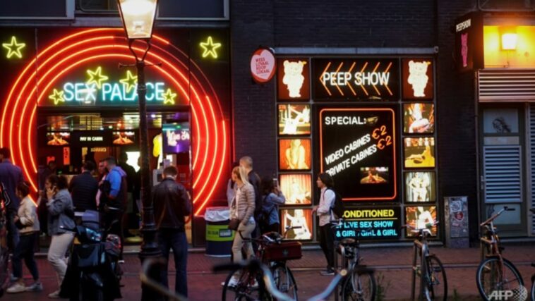 Amsterdam apunta a los británicos ruidosos con la campaña 'manténgase alejado'