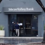 Cómo una corrida bancaria cerró Silicon Valley Bank y adónde podría conducir