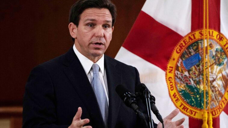 El gobernador de Florida, Ron DeSantis, alimenta la especulación de 2024 en un discurso que promociona el récord estatal