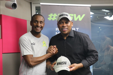 Rulani Mokwena y Robert Marawa.  Imagen: Nondwe Maqubela.