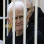 El premio Nobel Ales Bialiatski condenado a 10 años de prisión por un tribunal bielorruso |  CNN