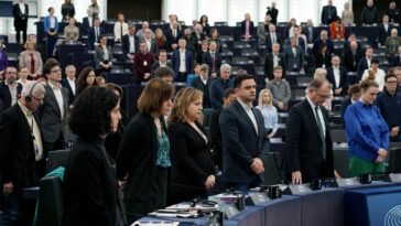Inauguración: los eurodiputados guardan un minuto de silencio por las vidas perdidas en el mar y en un accidente de tren |  Noticias |  Parlamento Europeo