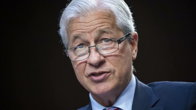 JPMorgan se resiste a los intentos de deponer a Jamie Dimon en las demandas de Epstein