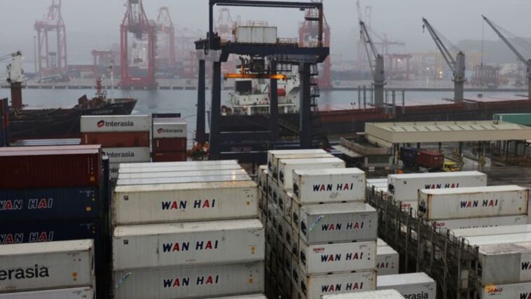 Las exportaciones de Taiwán en febrero bajaron un 14%, la inflación se moderará