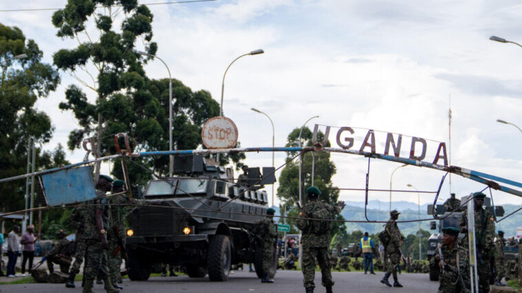 Las tropas ugandesas se unen a la fuerza regional en la República Democrática del Congo mientras los combatientes rebeldes ignoran el plazo de retirada