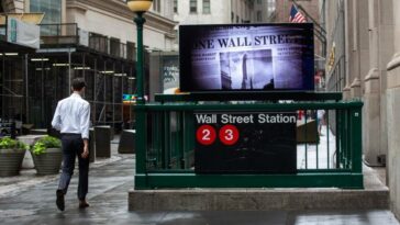 Los bonos de Wall Street cayeron un 26% el año pasado en medio de una caída en la negociación