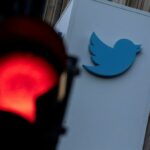 Los ingresos y las ganancias ajustadas de Twitter caen alrededor de un 40 % en diciembre: WSJ